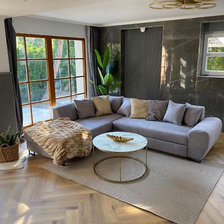 Serenity Prague Villa With Garden Jacuzzi Bagian luar foto