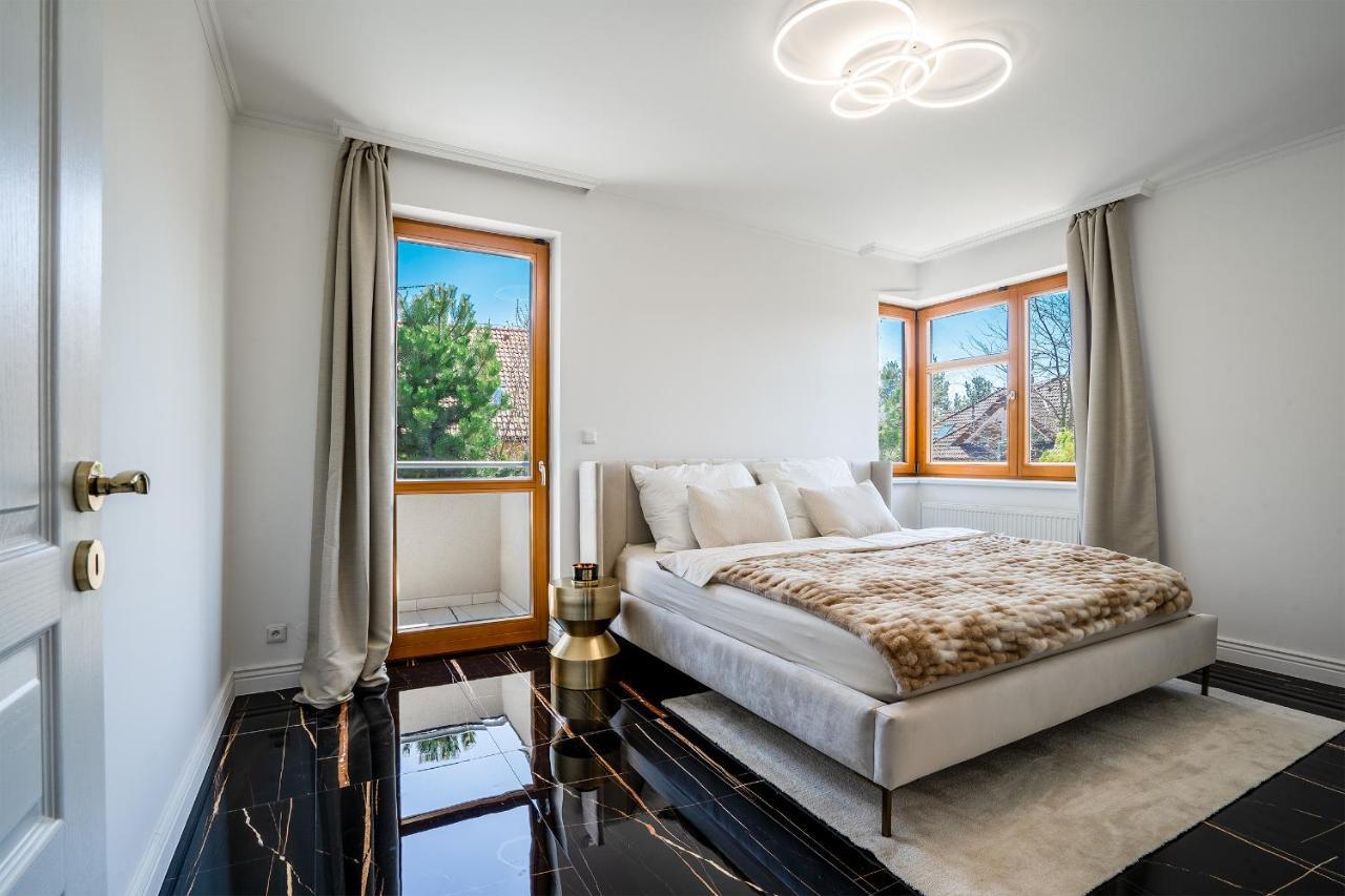Serenity Prague Villa With Garden Jacuzzi Bagian luar foto