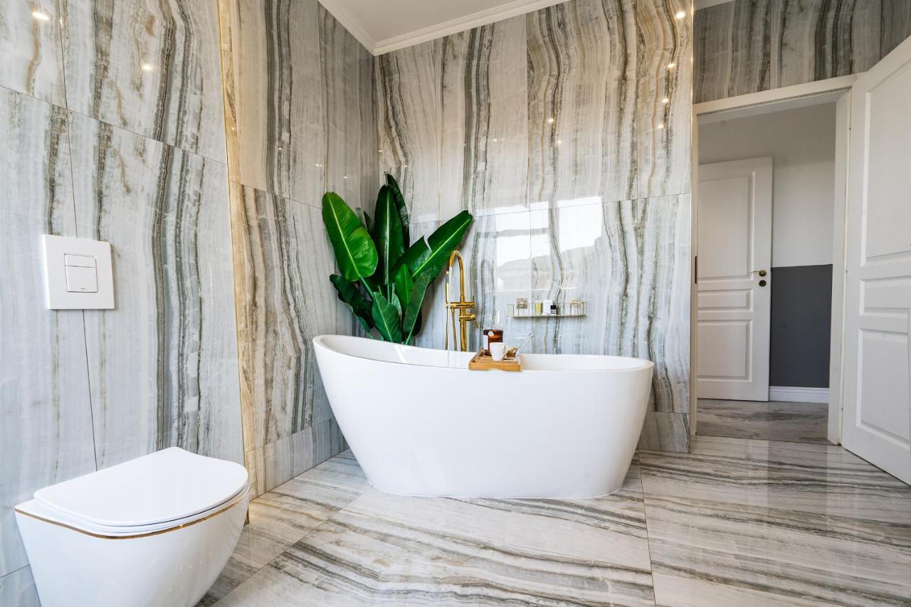 Serenity Prague Villa With Garden Jacuzzi Bagian luar foto