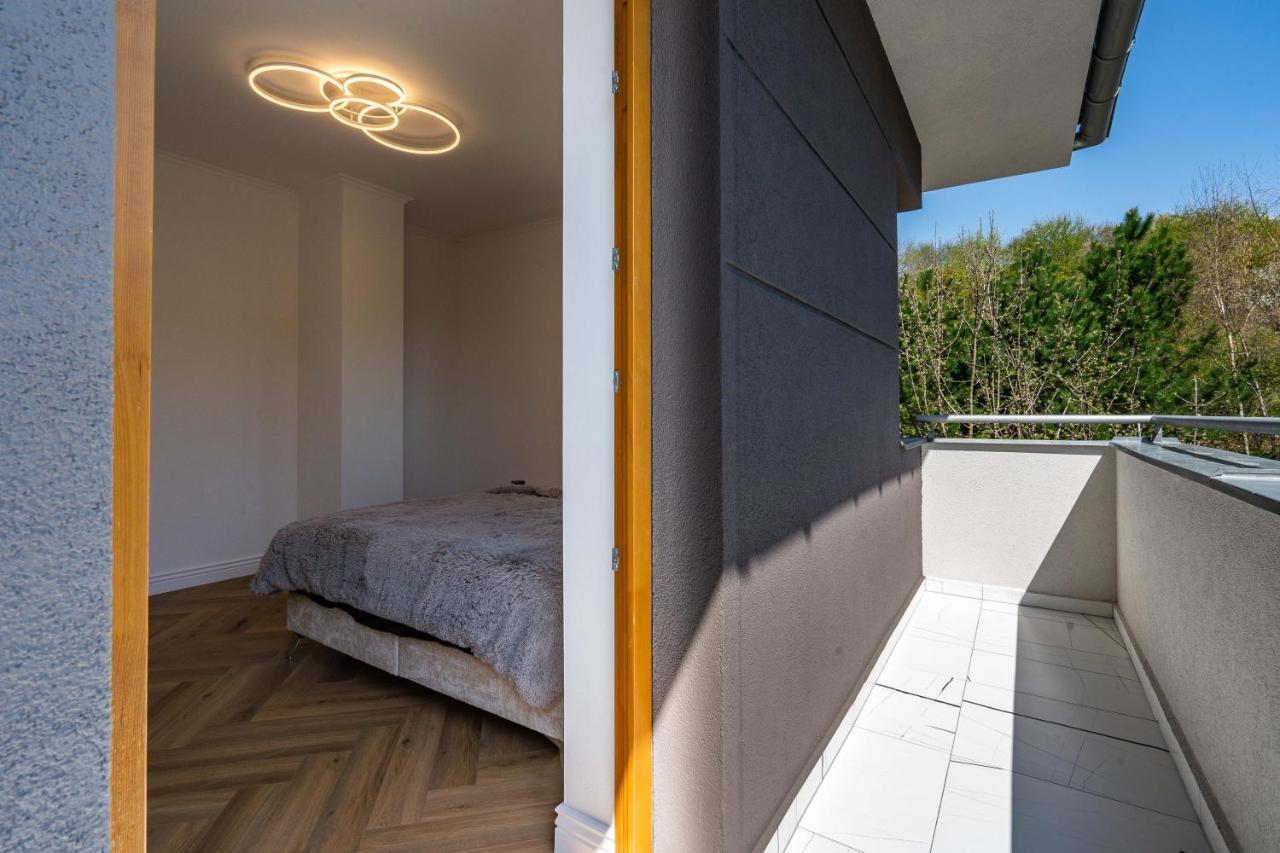 Serenity Prague Villa With Garden Jacuzzi Bagian luar foto